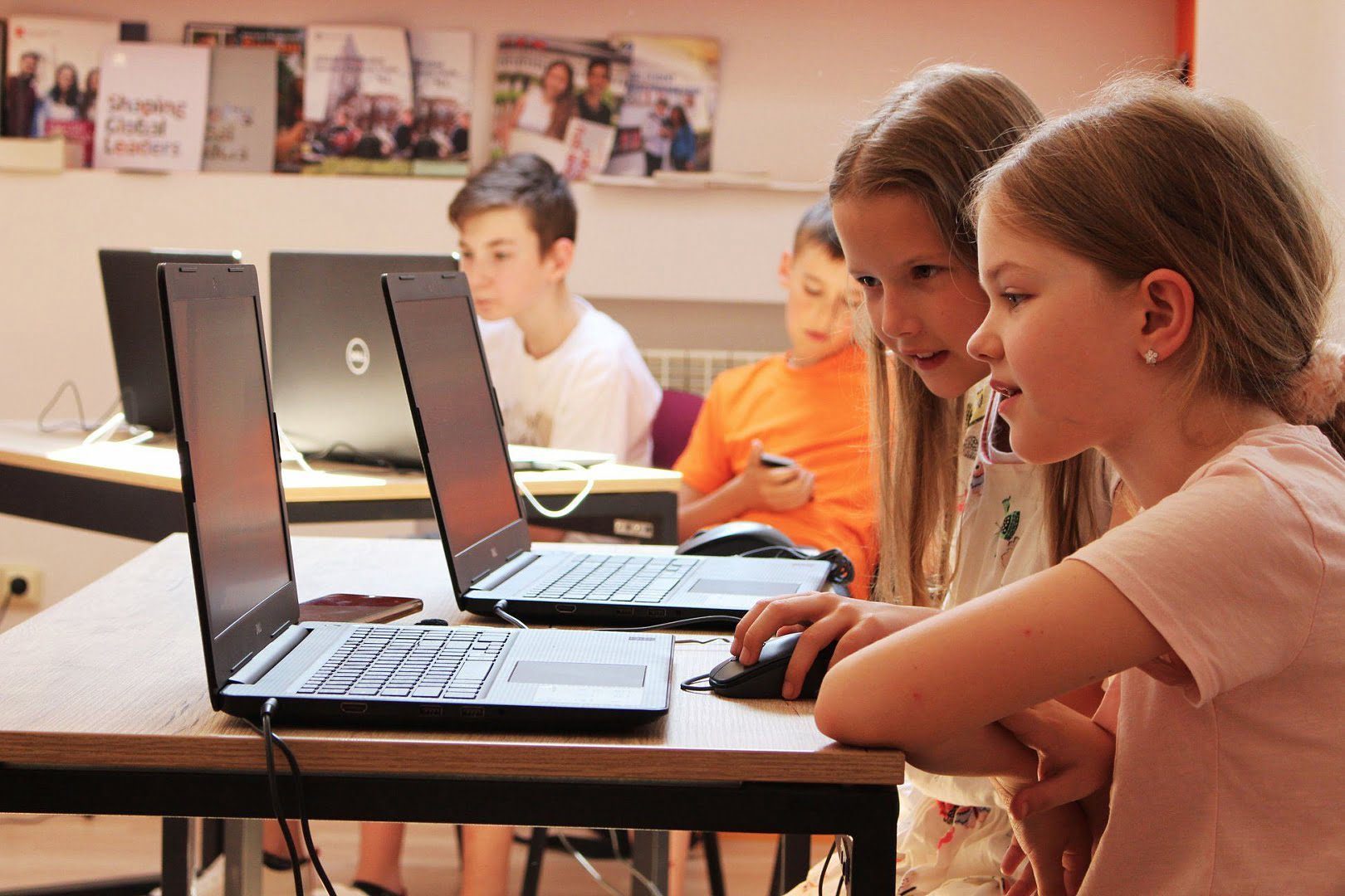 Не сходи с ума на карантине. Как запорожским мамам выдержать дистанционку