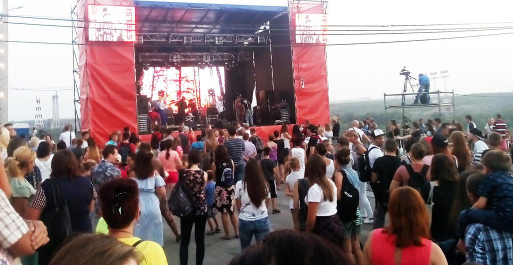 Пустые залы или аншлаг? Как попасть на концерт и не заболеть?