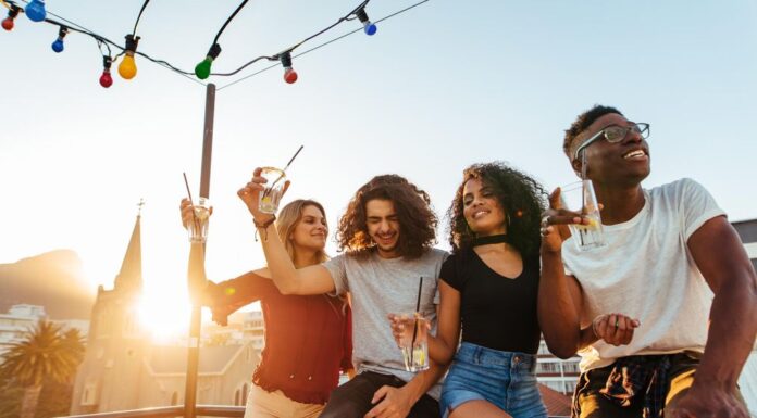 Мистецтво гостинності: як організувати ідеальну вечірку без стресу та метушні