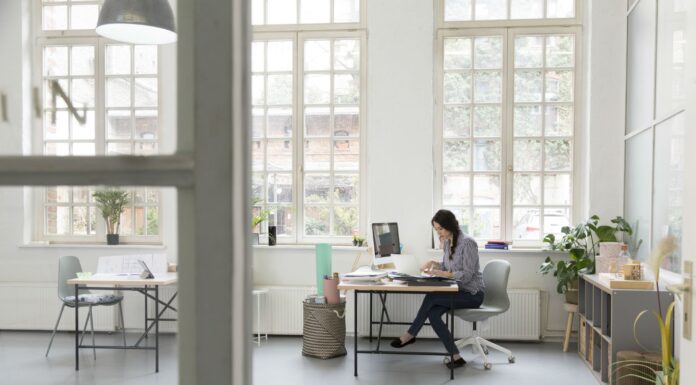 Нетворкінг для інтровертів: як будувати корисні зв’язки, не зраджуючи собі