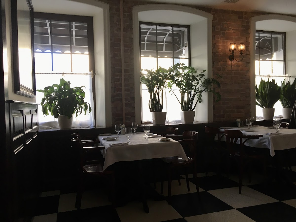 Парадіз на Троїцькій. — Restaurant